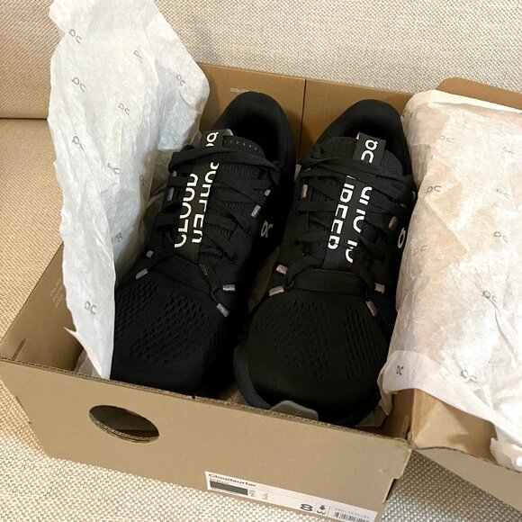 On Running cloud surfer shoes - Picture 12 of 13